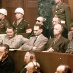Testele IQ de la Nürnberg: inculpați naziști în boxa acuzaților, în sala de judecată
