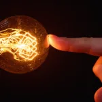 unde dispar fotonii cand stingi lumina